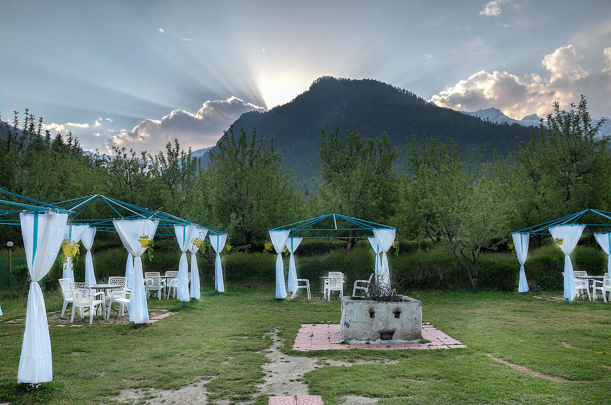 Treebo Trend Celebriti Manali Otel Vashist Dış mekan fotoğraf